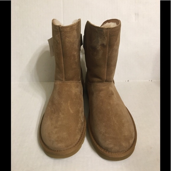 NEW UGG  Boots - Picture 3 of 16